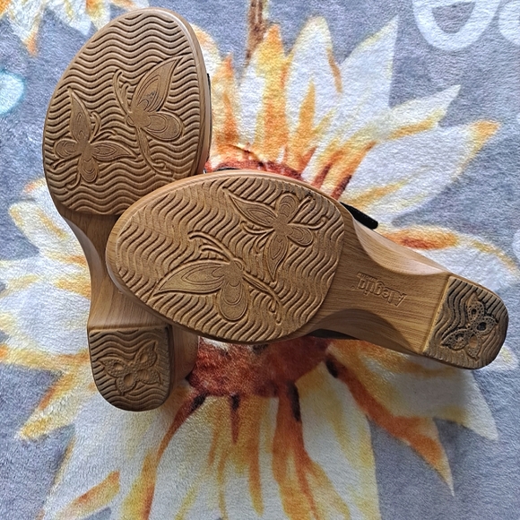 Pair Of Black Comfortable Padded Arch Support Platform Sandals Shoes By Algeria - Picture 5 of 8